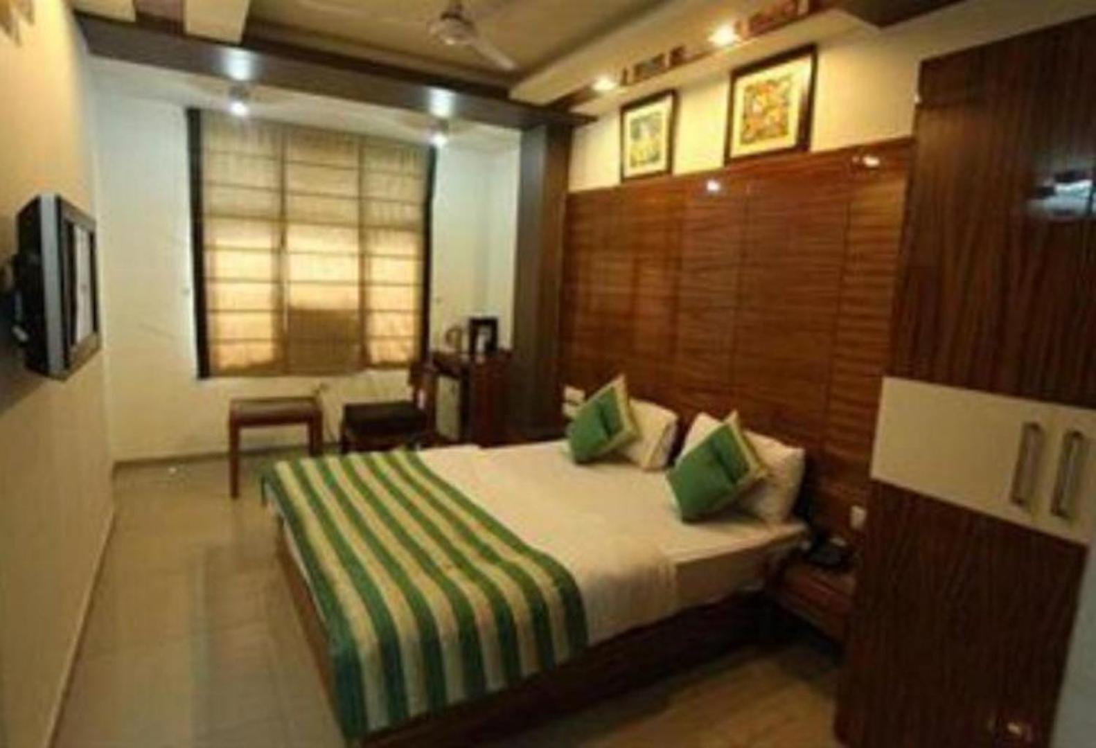 Hotel Chanchal Continental - 02 Mins From New Delhi Railway Station Phòng bức ảnh