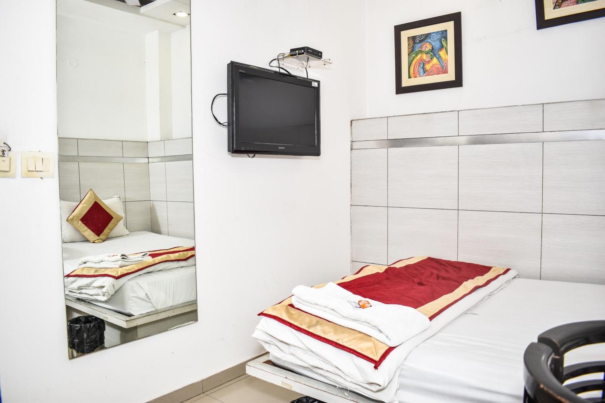 Hotel Chanchal Continental - 02 Mins From New Delhi Railway Station Ngoại thất bức ảnh